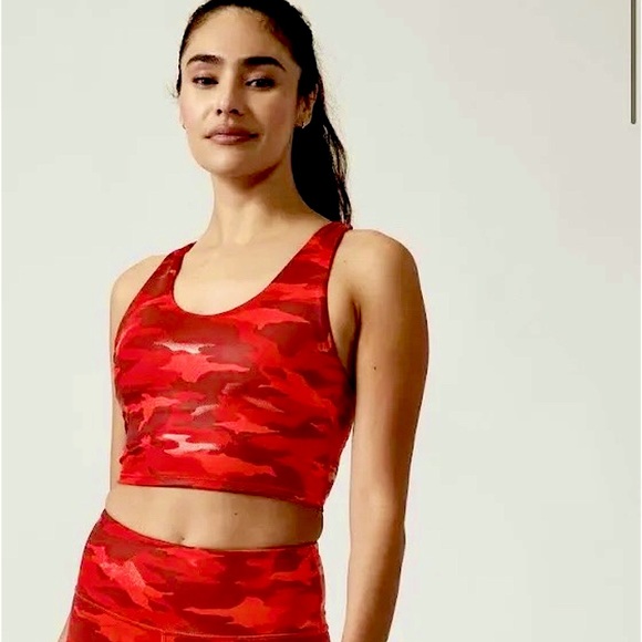 Athleta Supersonic💋Red Camo Ultimate Printed Crop Top Sports Bra NWT Small A-C - Picture 1 of 10